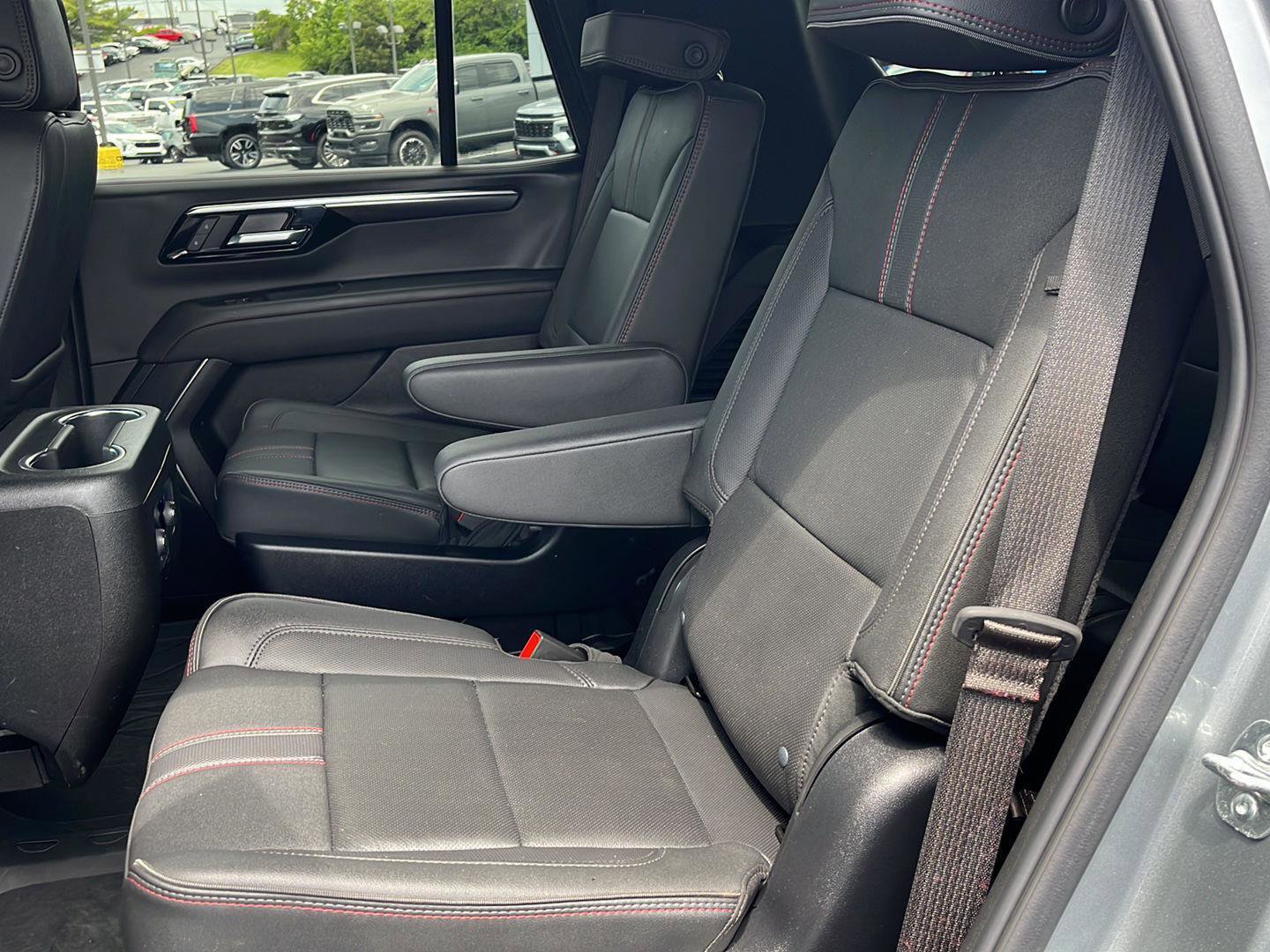 Used 2025 Chevrolet Tahoe RST w/ RST Performance Edition AWD/4WD image 23