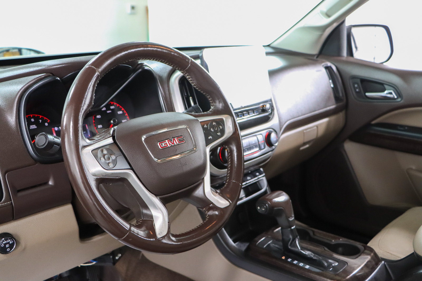 Used 2016 GMC Canyon SLE RWD image 20