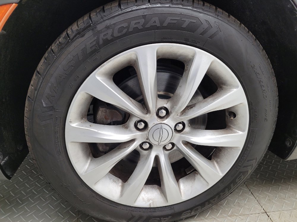 Used 2015 Chrysler 200 C w/ Navigation & Sound Group I image 31