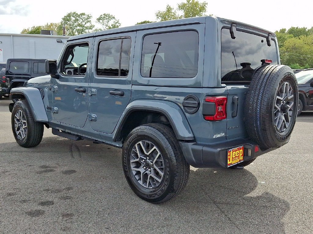 Certified 2026 Jeep Wrangler Unlimited Sahara AWD/4WD image 4