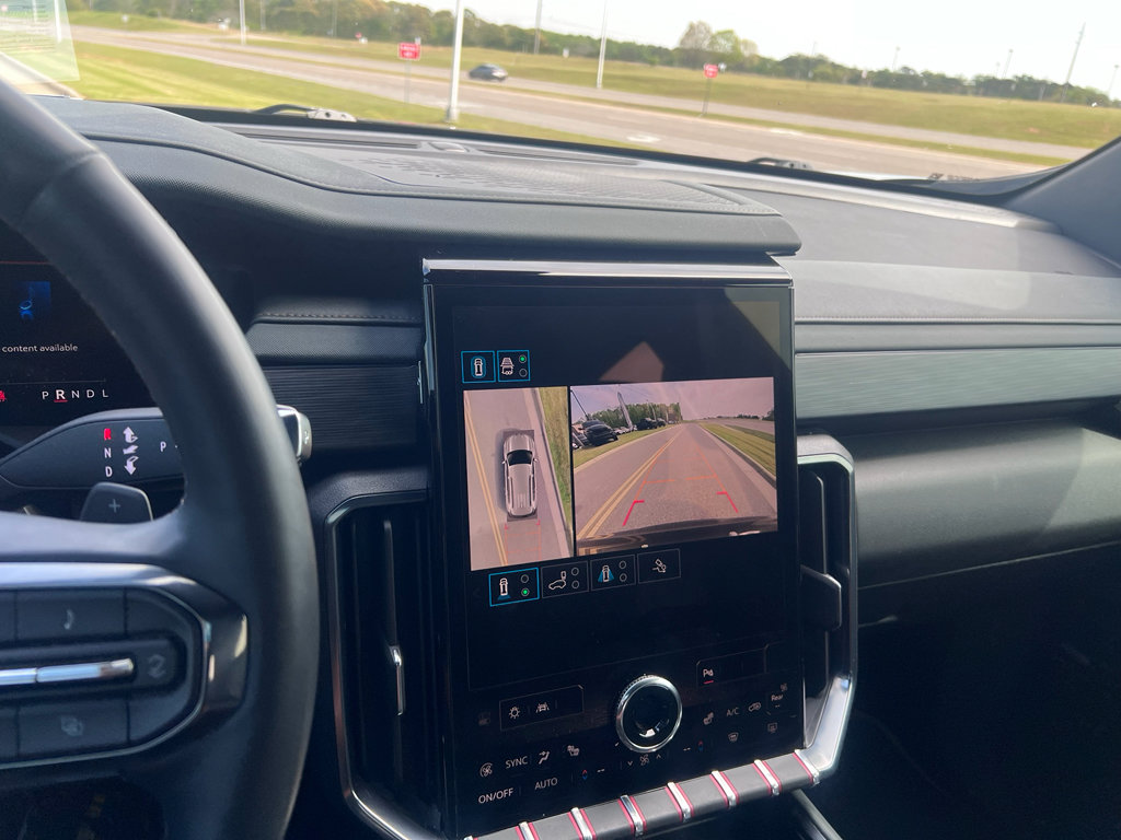 Used 2024 GMC Acadia AT4 image 24