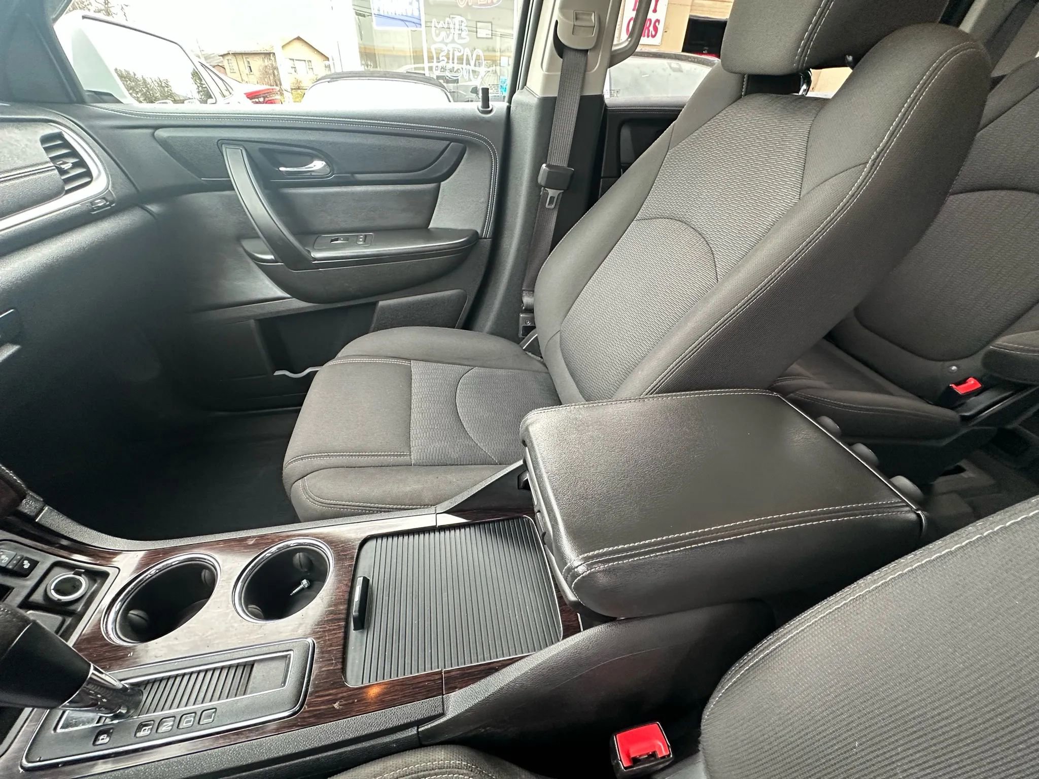 Used 2017 Chevrolet Traverse LT w/ Style and Technology Package image 18