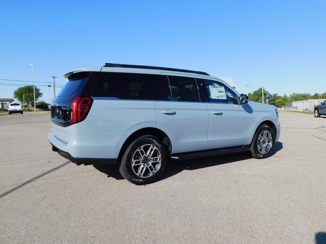 New 2025 Ford Expedition Active image 3