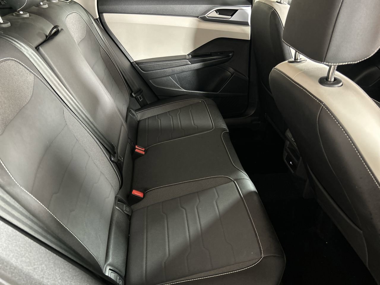 Used 2025 Volkswagen Taos SE image 24