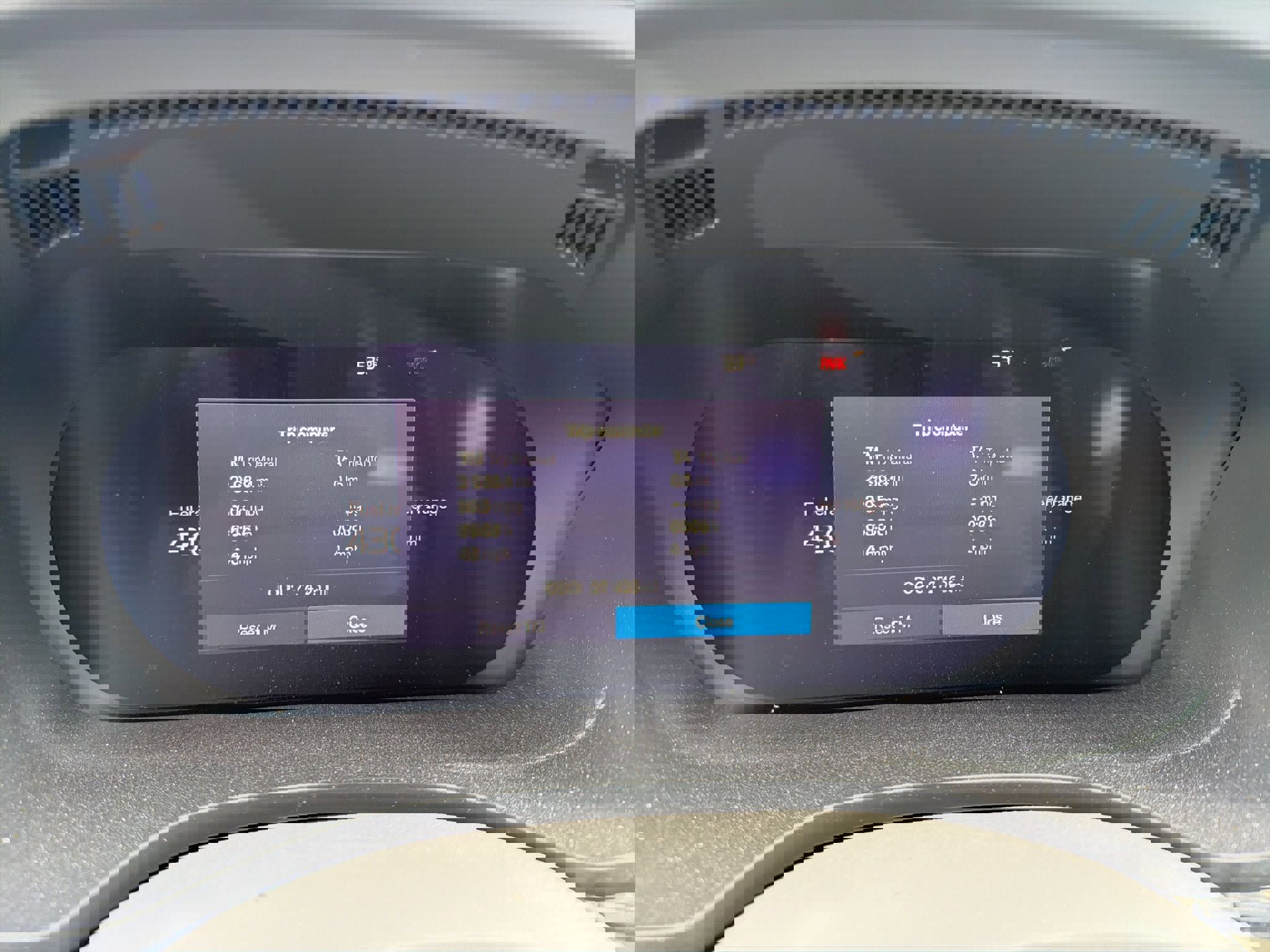 Used 2024 Volvo XC60 T8 Plus w/ Protection Package Premier image 15