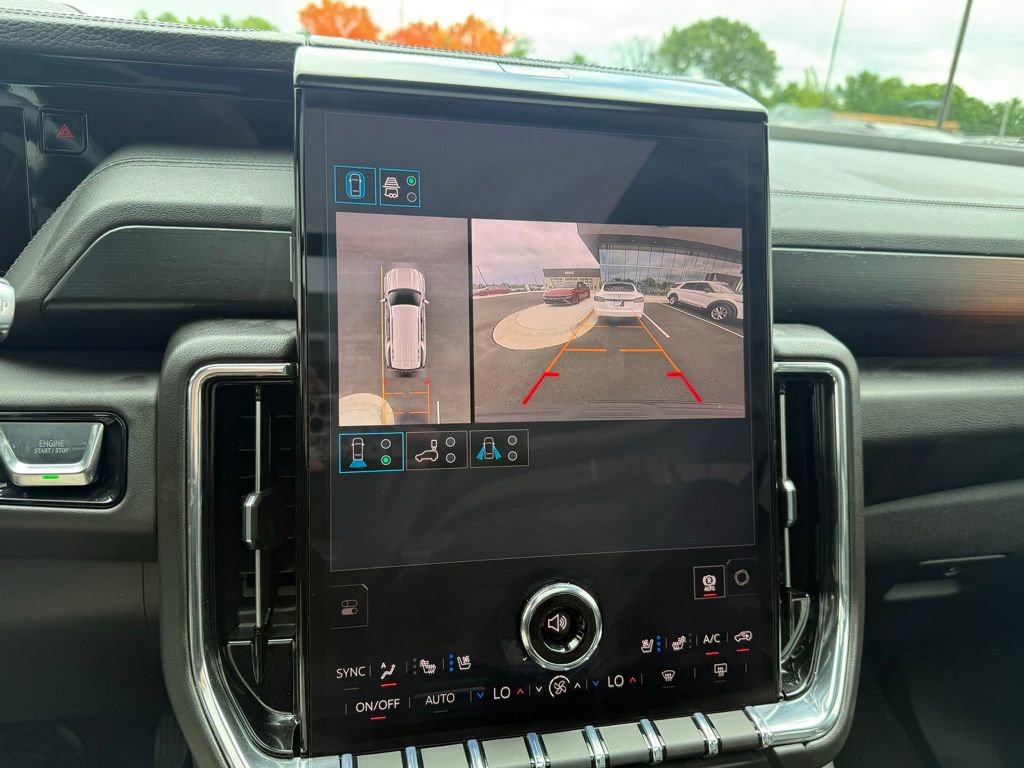 Used 2026 GMC Yukon Denali w/ Sun & Power Step Package image 16