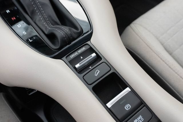 Used 2023 Honda HR-V LX image 18