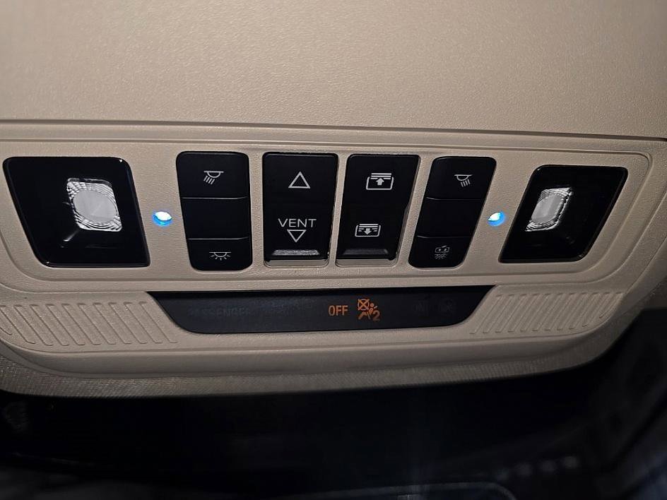 Used 2022 Ford Explorer Platinum w/ Equipment Group 601A image 24