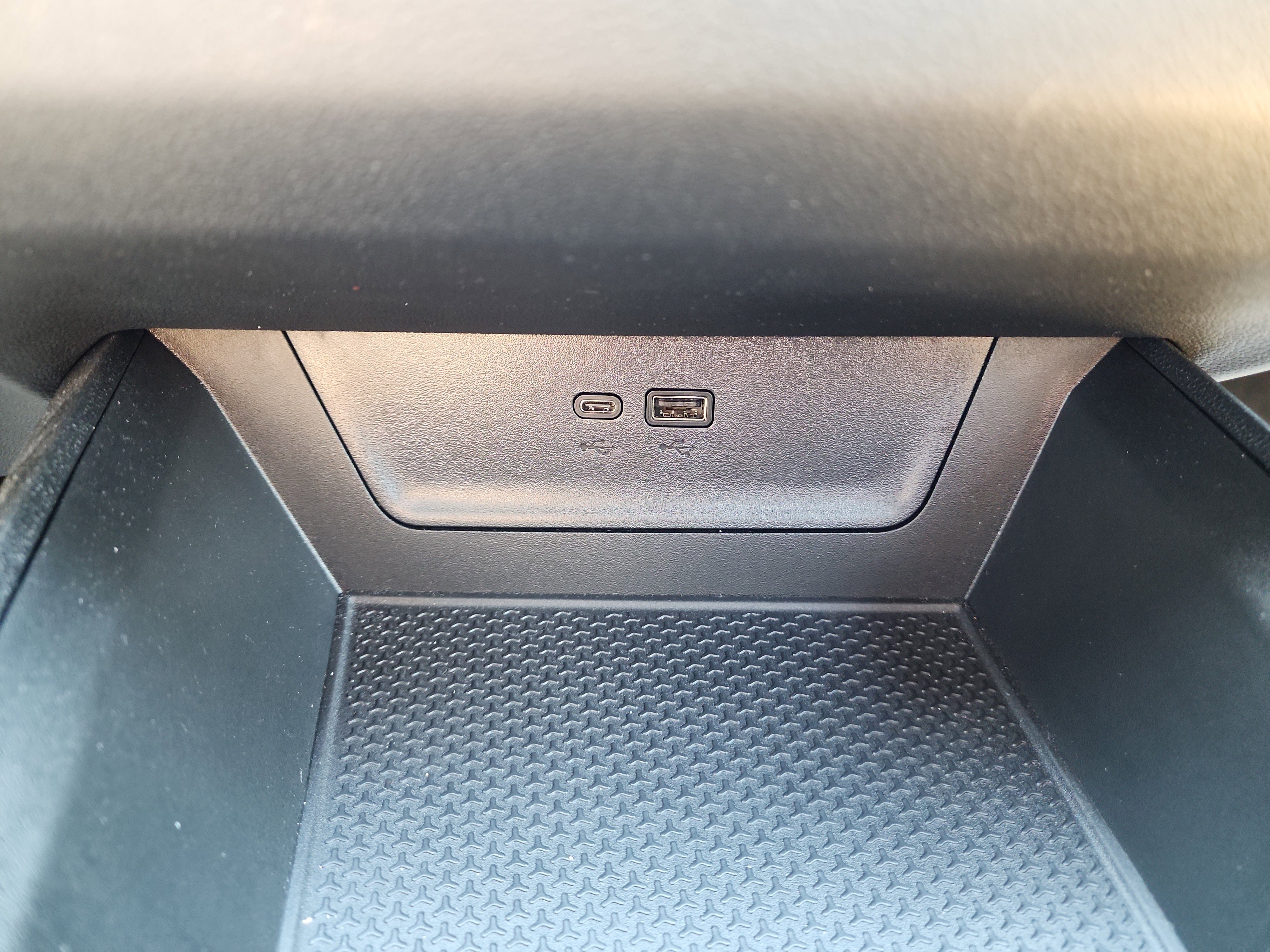 Certified 2025 Chevrolet Equinox ACTIV w/ Safety and Technology Package AWD/4WD image 17