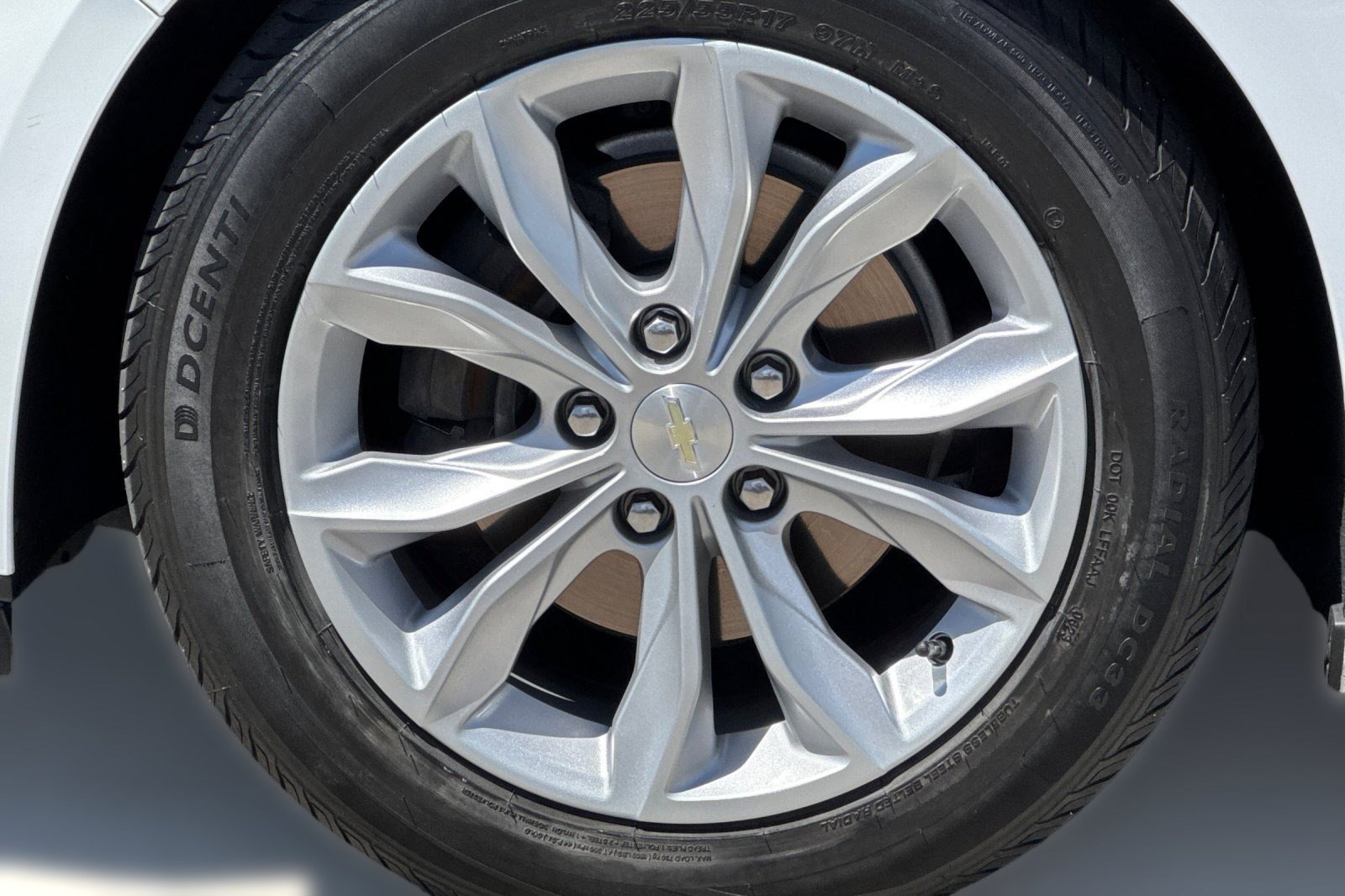 Used 2019 Chevrolet Malibu Hybrid w/ Leather Package FWD image 13