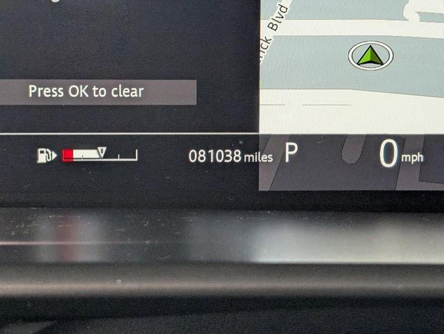 Used 2020 Land Rover Discovery Landmark image 22