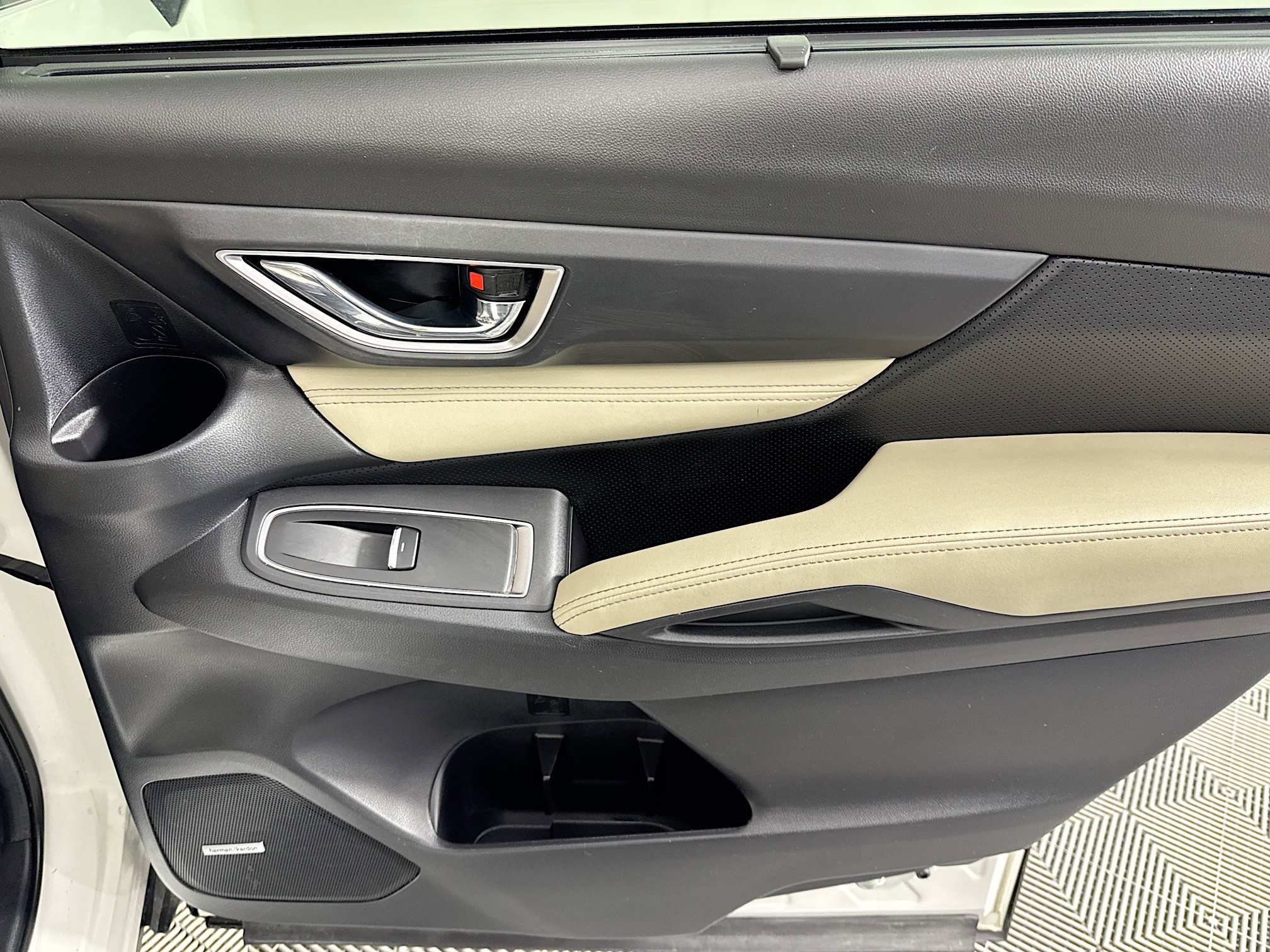 Used 2024 Subaru Ascent Limited w/ Technology Package AWD/4WD image 27