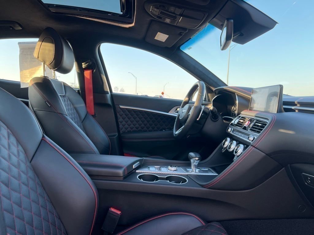 Used 2023 Genesis G70 3.3T w/ Sport Prestige Package RWD image 21