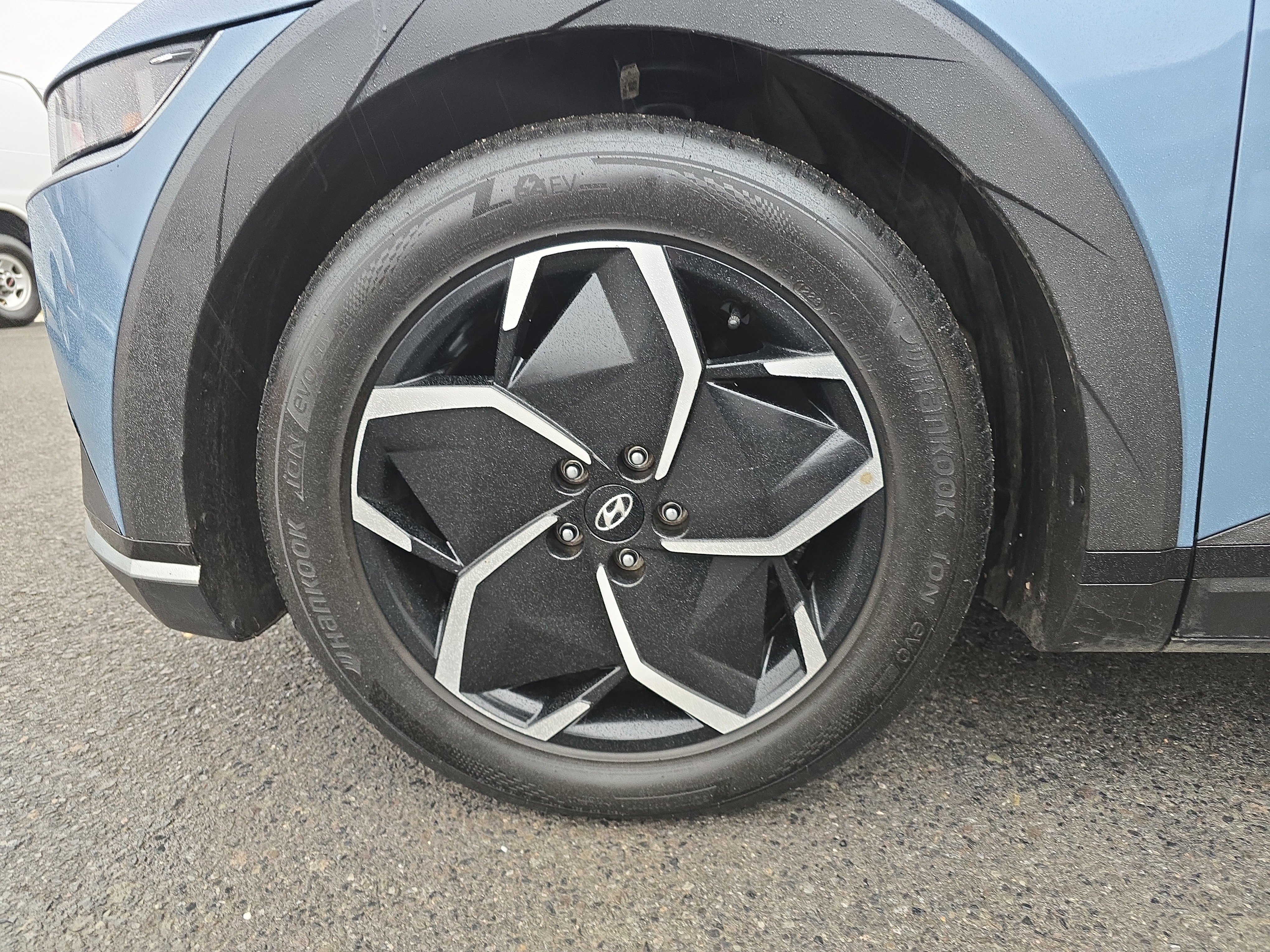 Used 2022 Hyundai Ioniq 5 SE w/ Cargo Package image 11