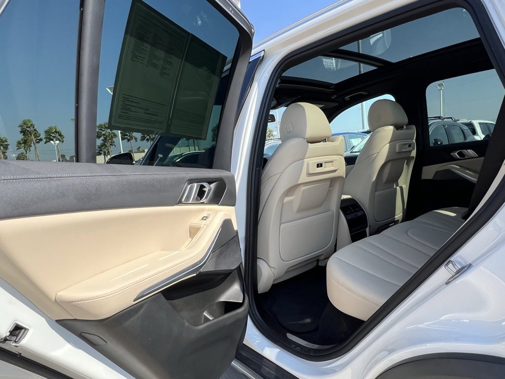 Used 2022 BMW X5 sDrive40i w/ Parking Assistance Package image 29