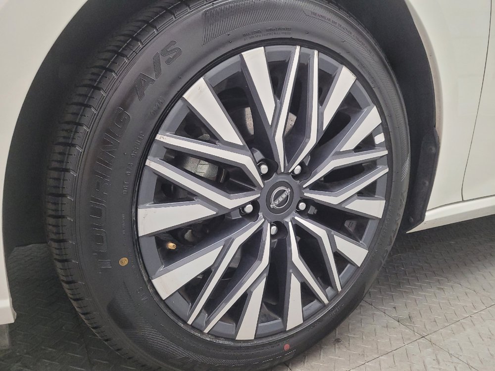 Used 2025 Nissan Altima 2.5 SV FWD image 31