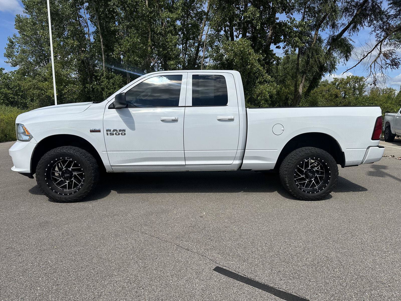 Used 2018 RAM 1500 Express w/ Express Value Package AWD/4WD image 2