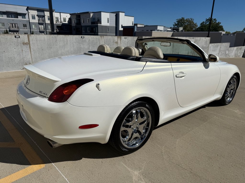 Used 2004 Lexus SC 430 Convertible w/ Preferred Accessory Pkg RWD image 4