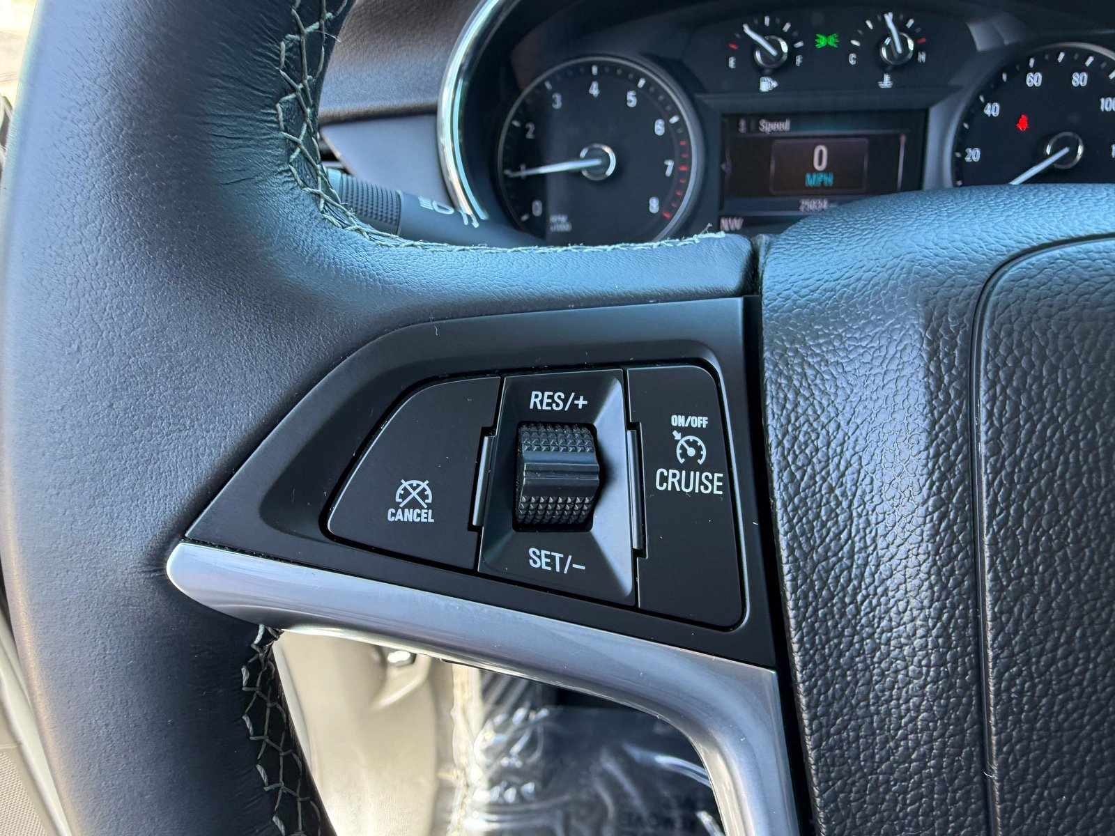 Used 2022 Buick Encore Preferred w/ Safety Package image 18