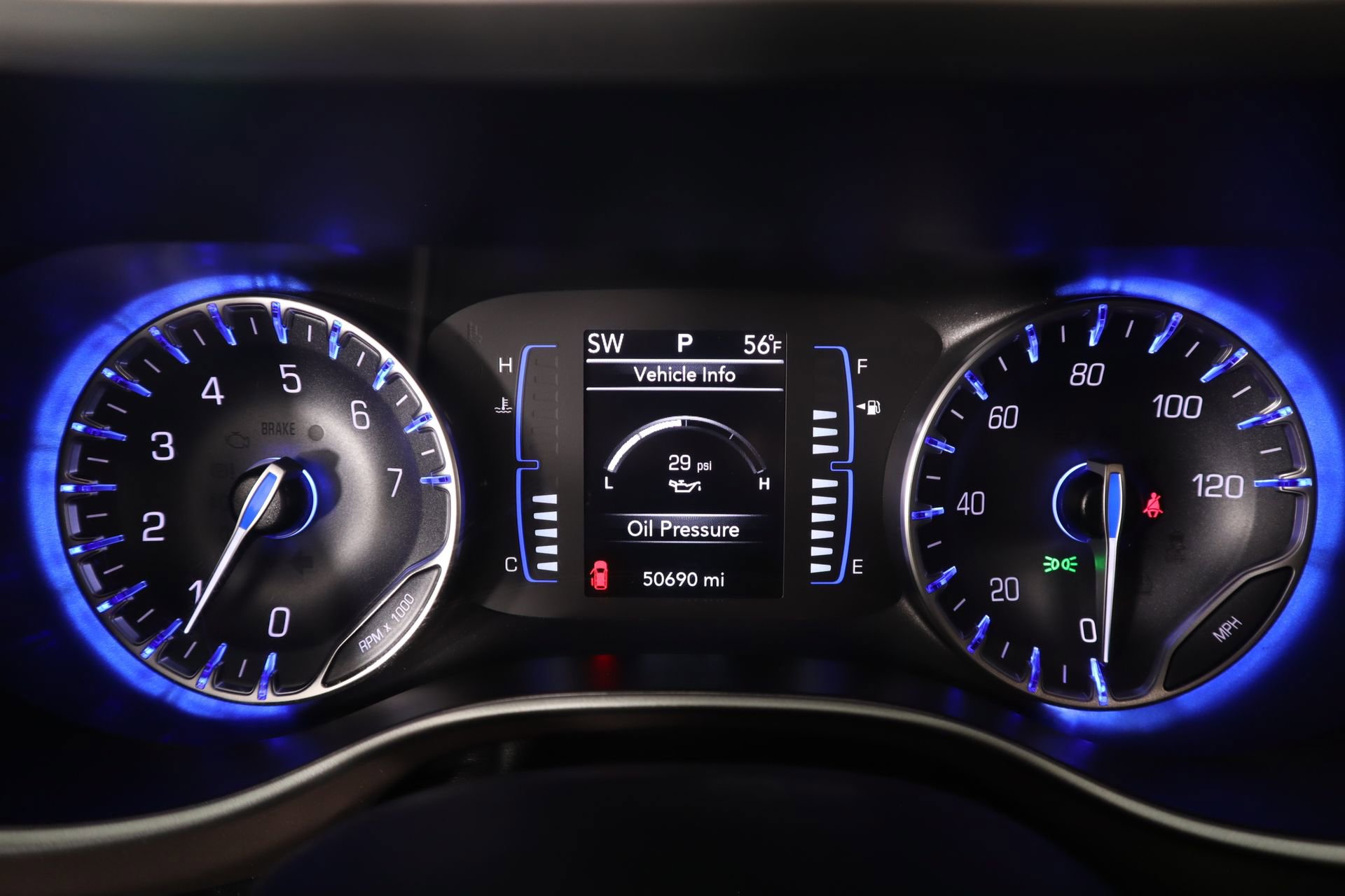 Used 2024 Chrysler Voyager LX image 4