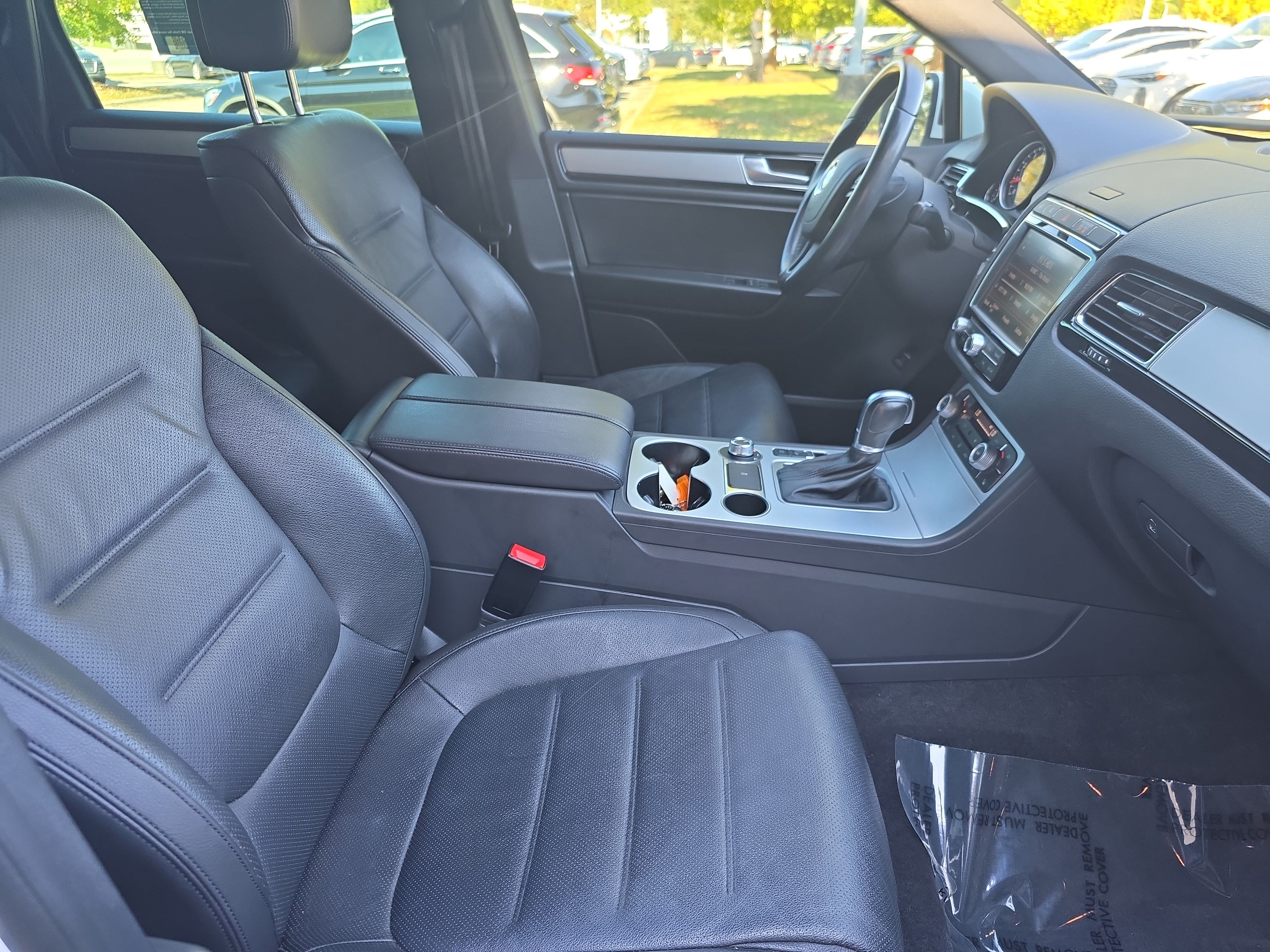 Used 2017 Volkswagen Touareg Wolfsburg Edition AWD/4WD image 10