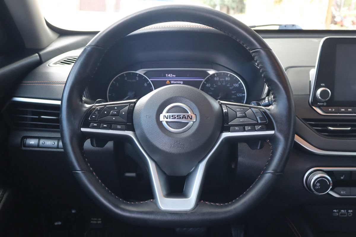 Used 2020 Nissan Altima 2.5 SR w/ Premium Package FWD image 18