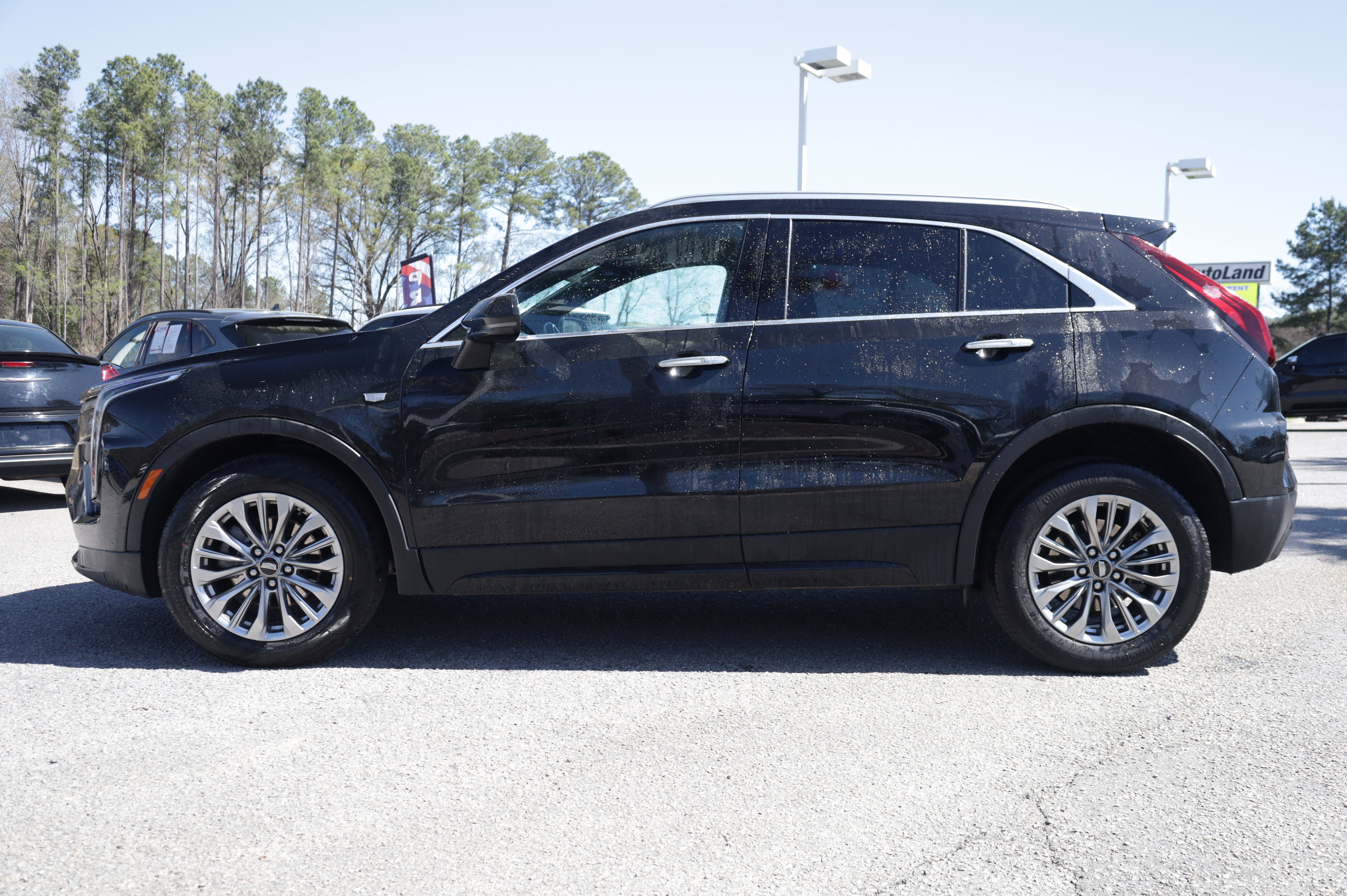 Used 2024 Cadillac XT4 Premium Luxury AWD/4WD image 3