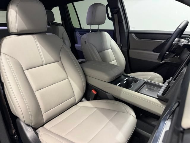 Used 2026 GMC Acadia Elevation w/ Elevation Premium Package FWD image 33
