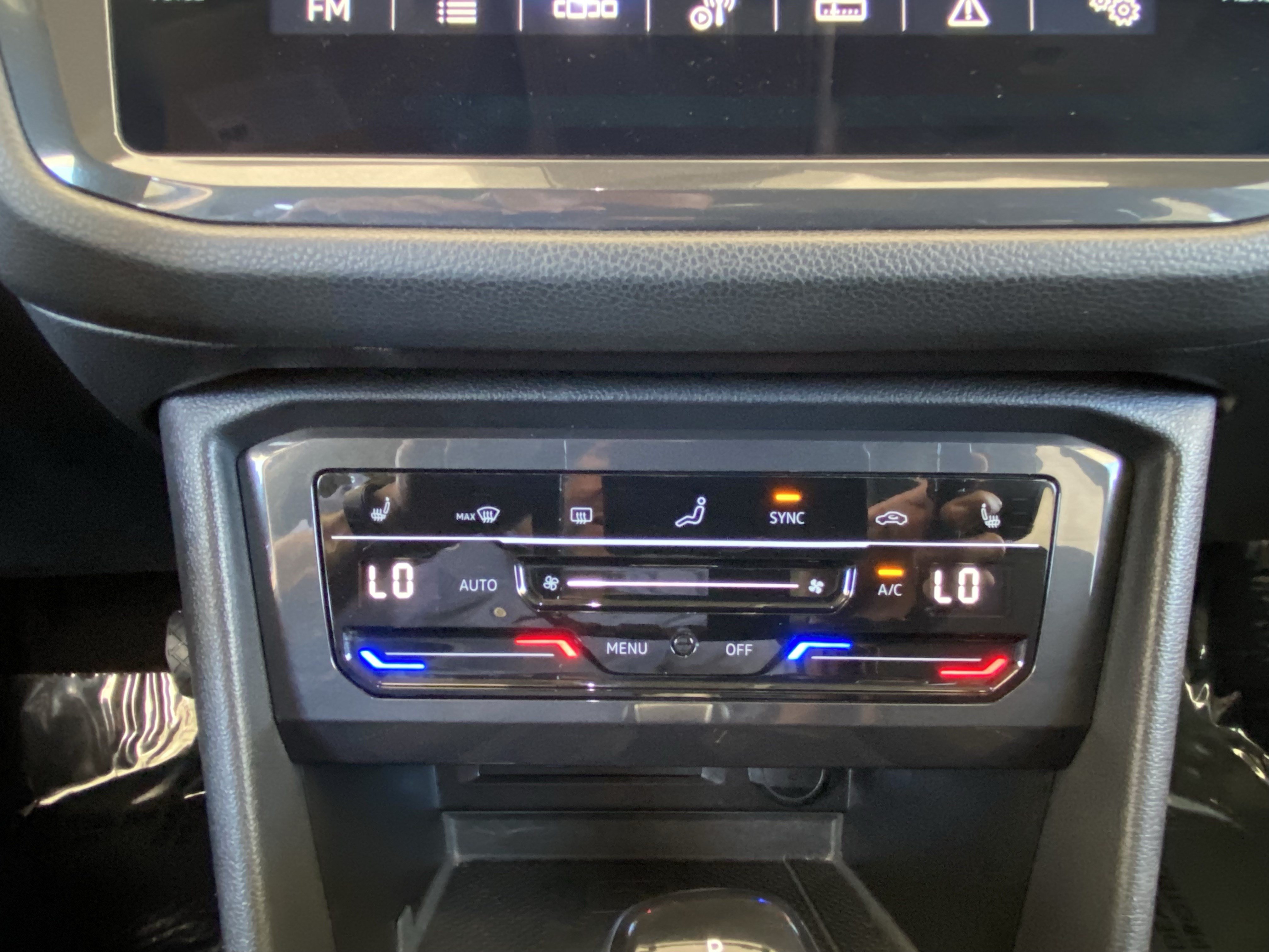 Certified 2023 Volkswagen Tiguan SE FWD image 31