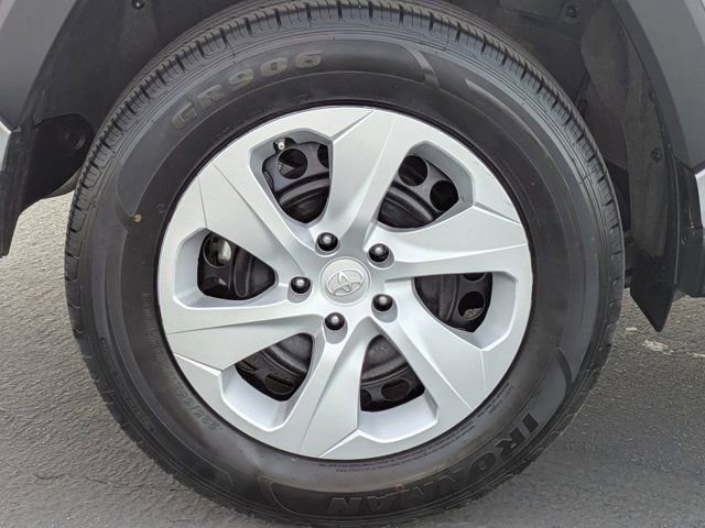 Used 2024 Toyota RAV4 LE image 13