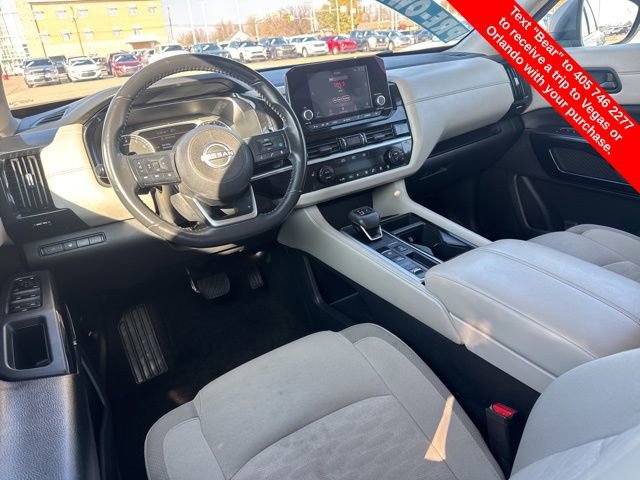 Used 2024 Nissan Pathfinder SV image 13