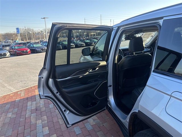 Used 2022 Jeep Grand Cherokee Limited 4xe image 27