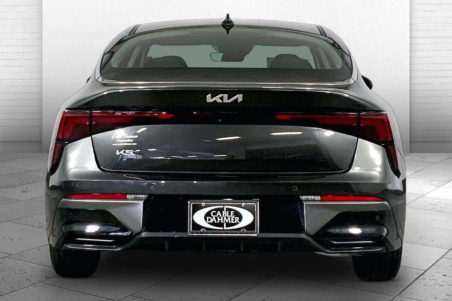 Used 2025 Kia K5 LXS FWD image 3