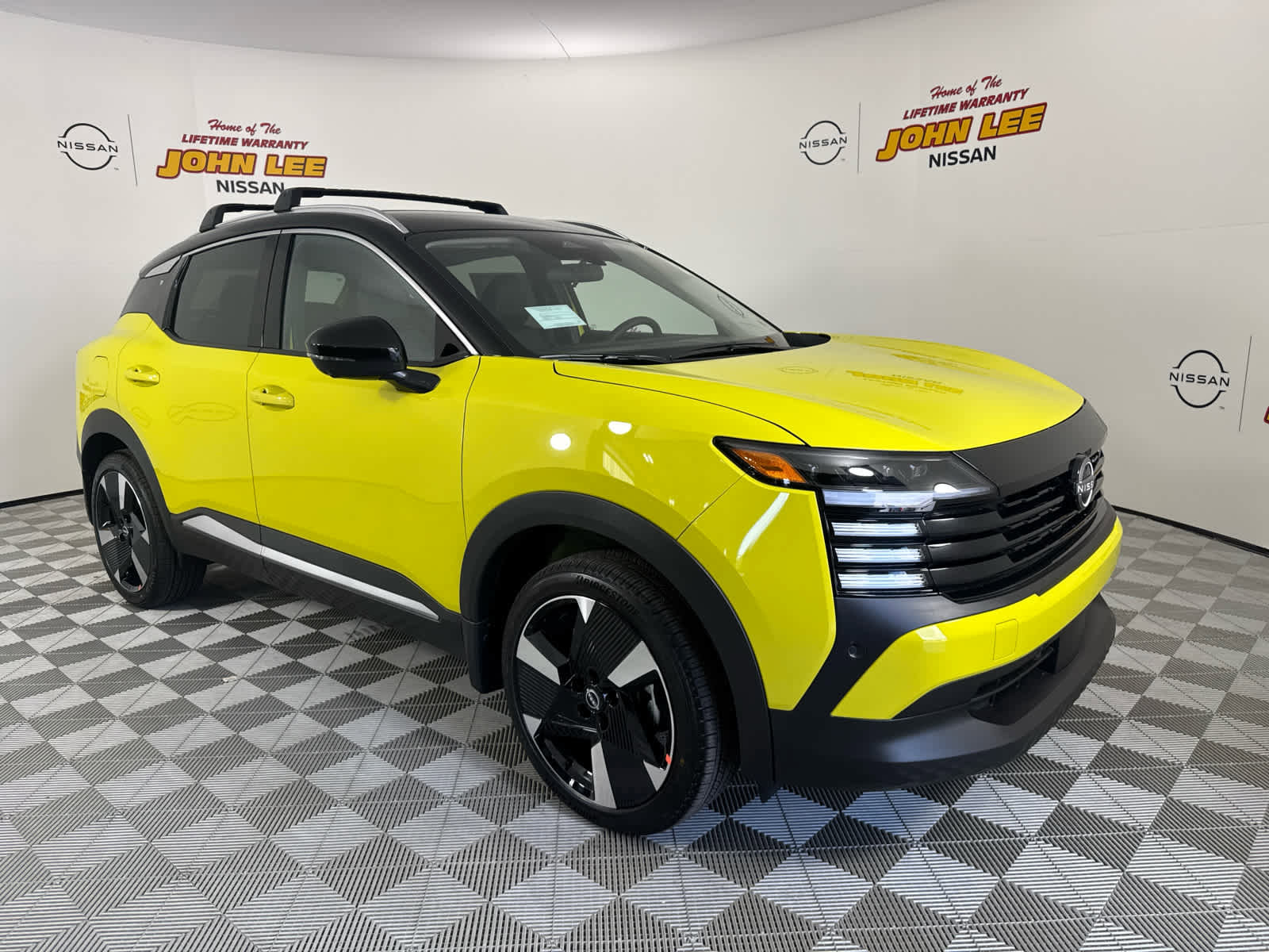 New 2026 Nissan Kicks SR w/ Cold Weather Package image 8