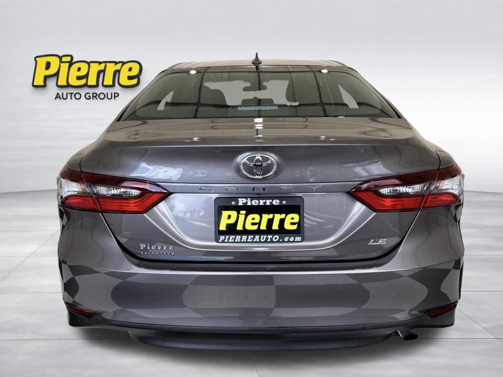 Used 2022 Toyota Camry LE FWD image 3