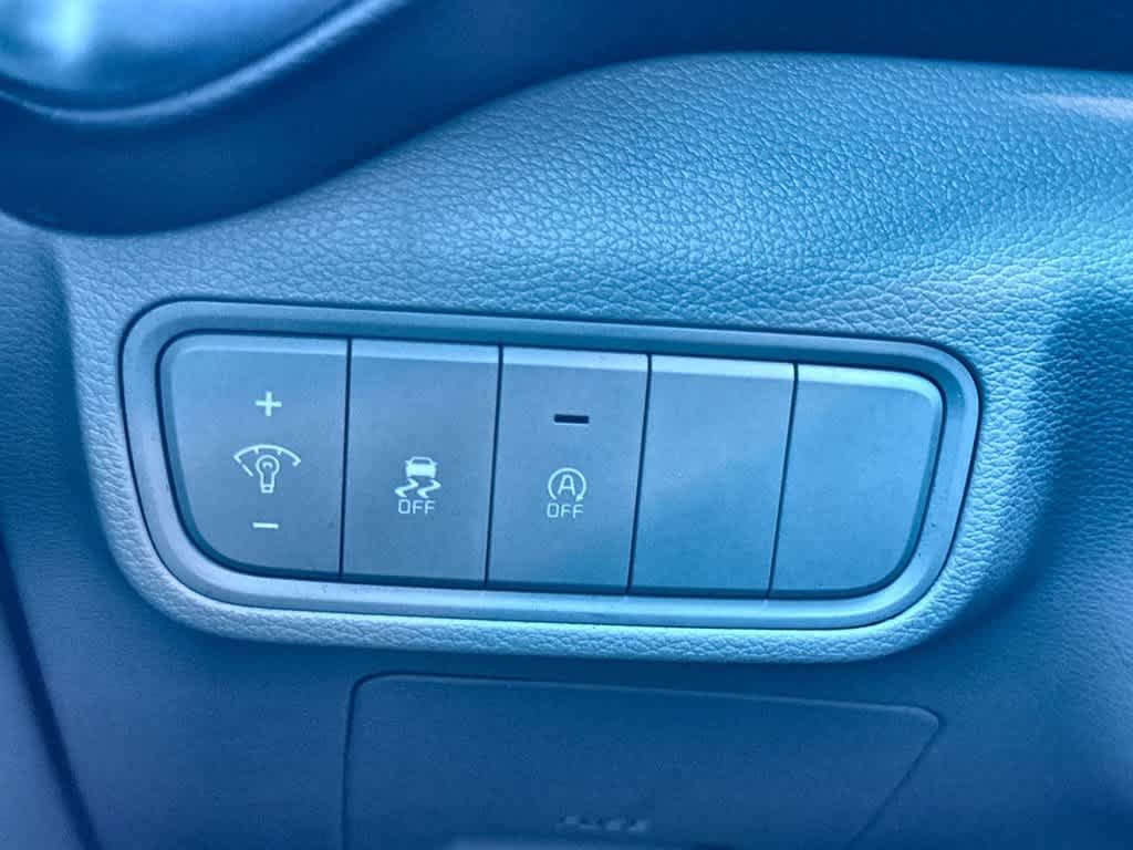 Used 2023 Kia Soul LX w/ Option Group 015 FWD image 17