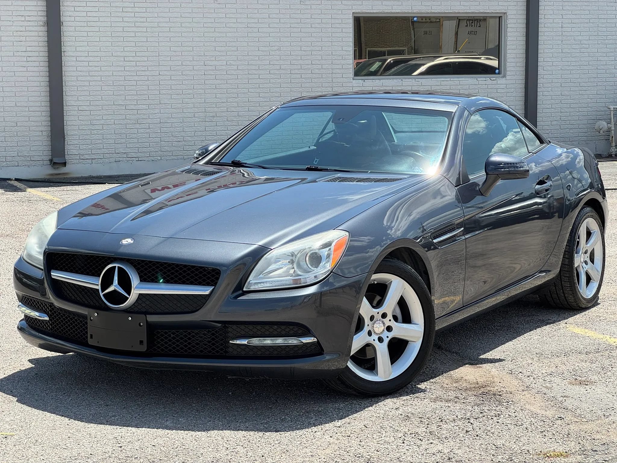 Used 2015 Mercedes-Benz SLK 250 image 4