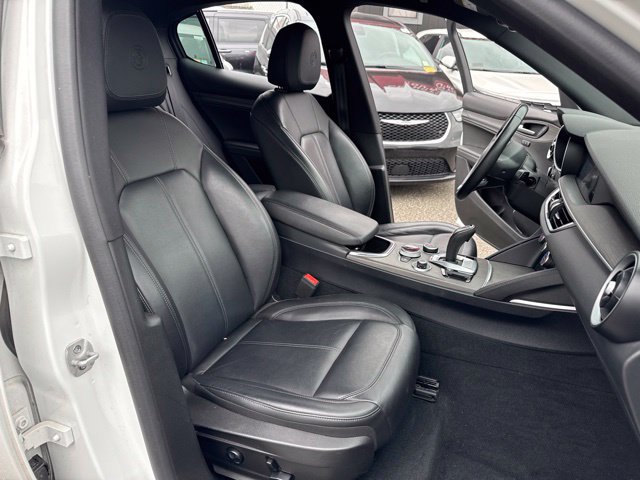 Used 2023 Alfa Romeo Stelvio Ti AWD/4WD image 36