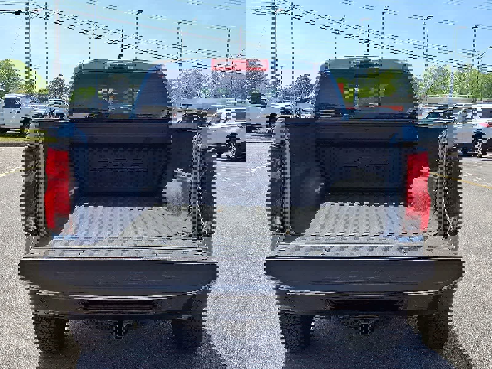 Used 2024 Chevrolet Colorado ZR2 w/ ZR2 Convenience Package III image 31