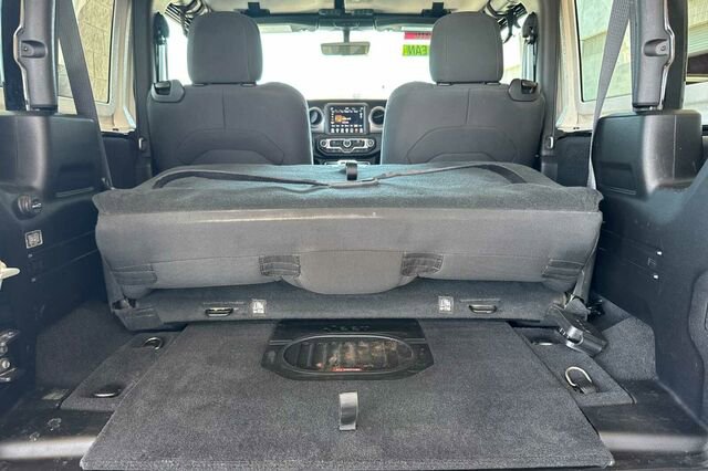 Used 2021 Jeep Wrangler Sport AWD/4WD image 15