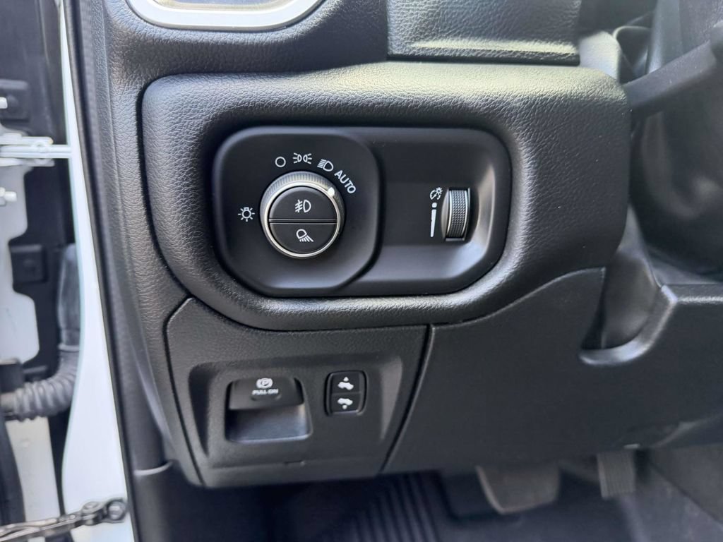 Used 2023 RAM 1500 Big Horn AWD/4WD image 27