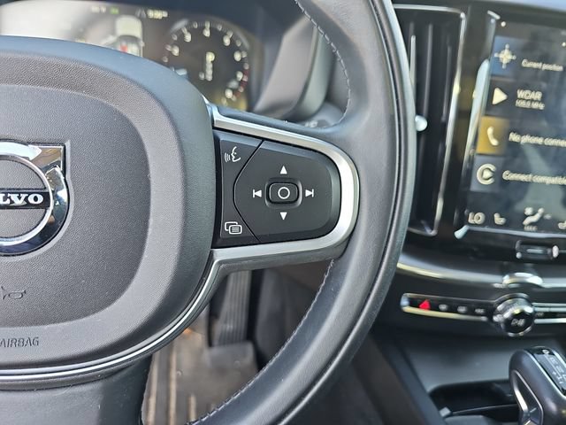 Used 2019 Volvo XC60 T6 Momentum w/ Multimedia Package AWD/4WD image 14