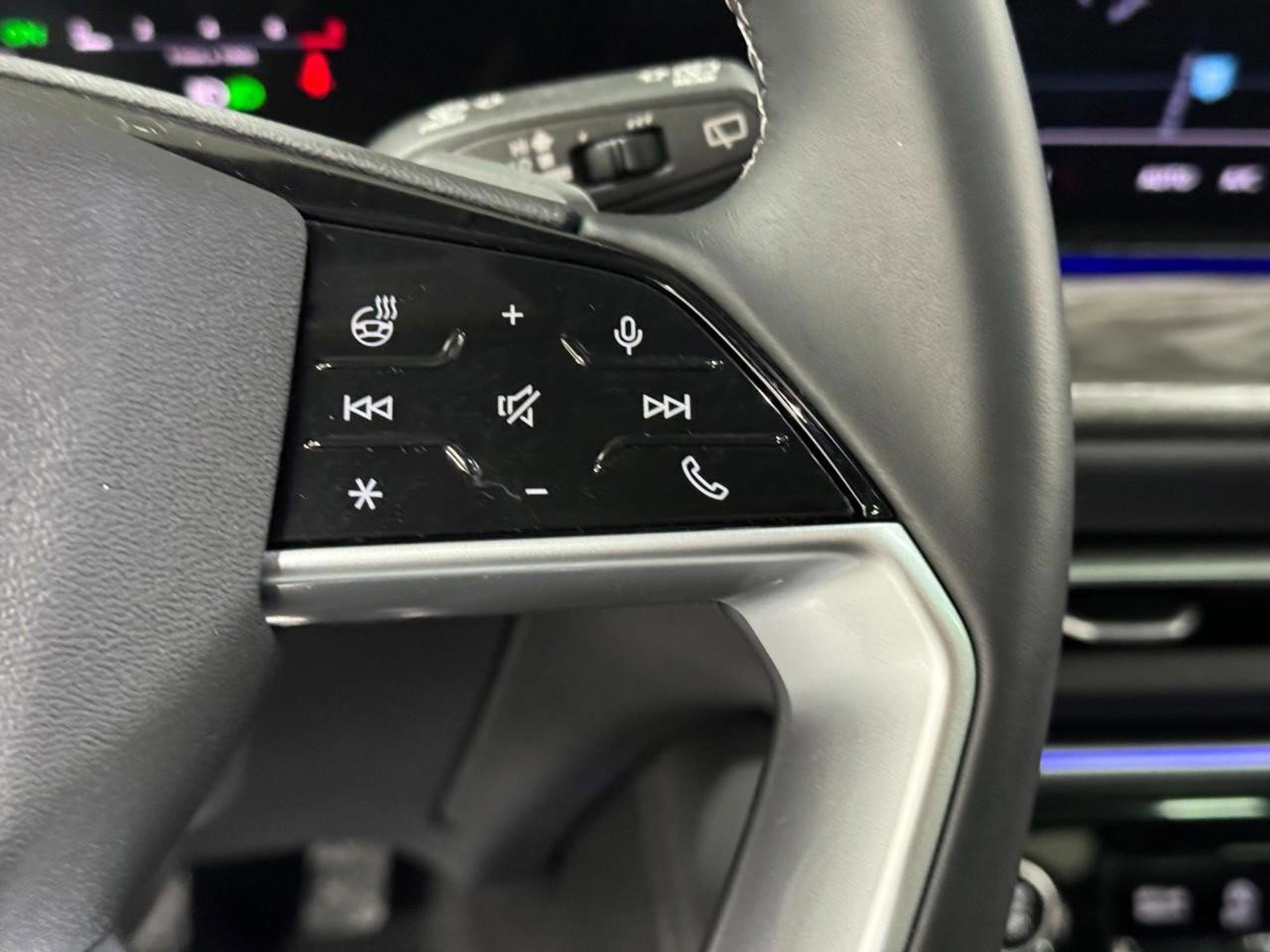 Certified 2025 Audi Q5 Premium w/ Convenience Package image 30