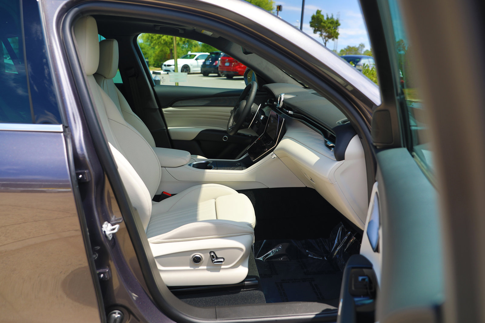 New 2024 Maserati Grecale GT image 54