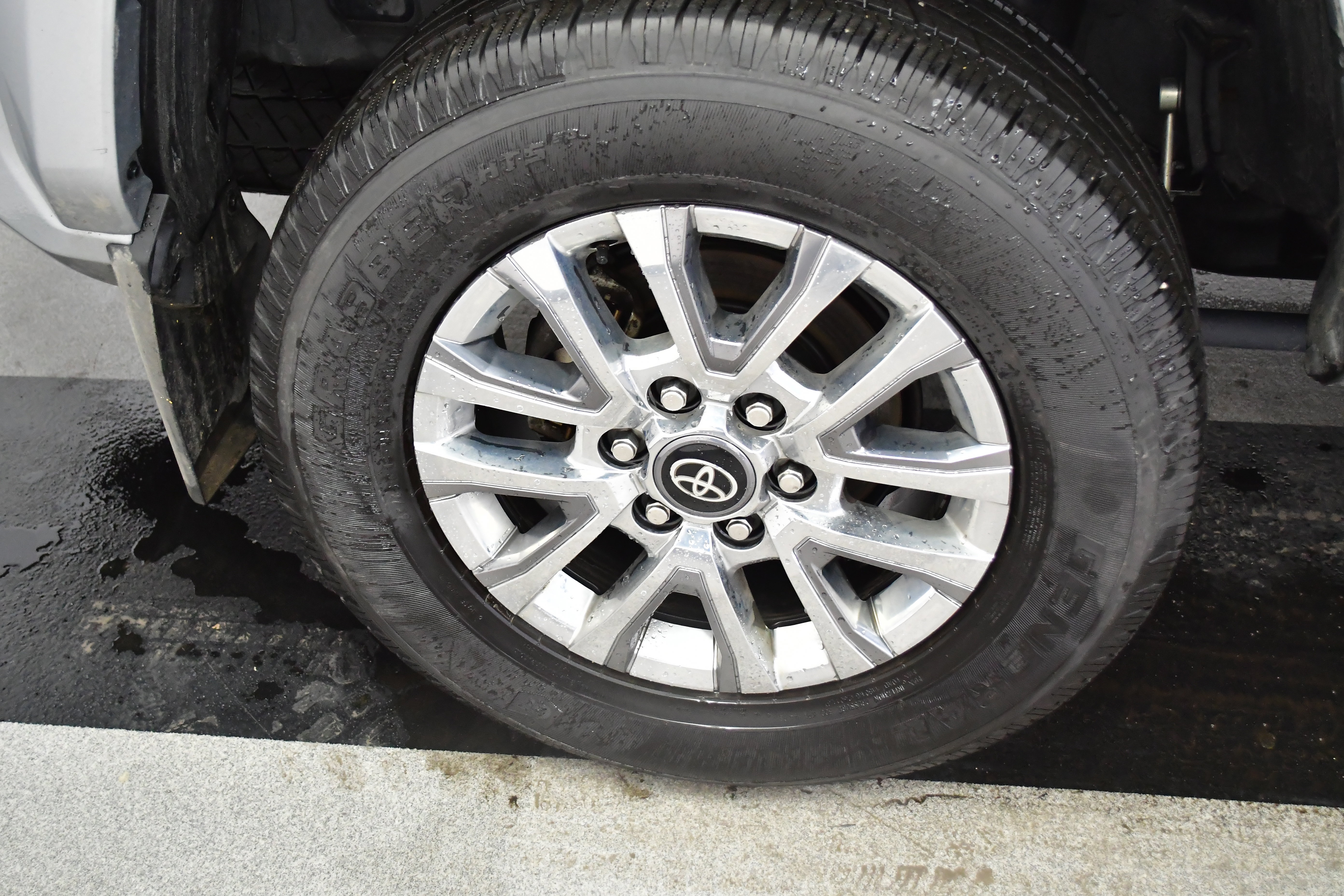 Used 2024 Toyota Tacoma Limited w/ Limited Package (LT) image 67