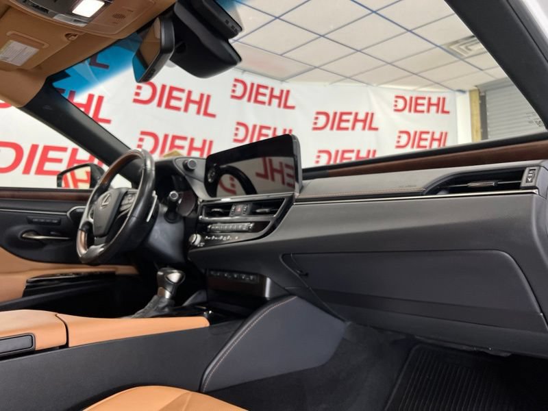 Used 2024 Lexus ES 300h w/ Accessory Package (Z1) FWD image 14