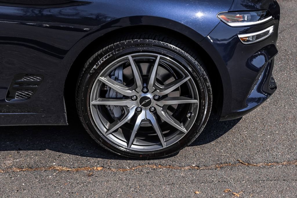 Used 2026 Genesis G70 2.5T image 6