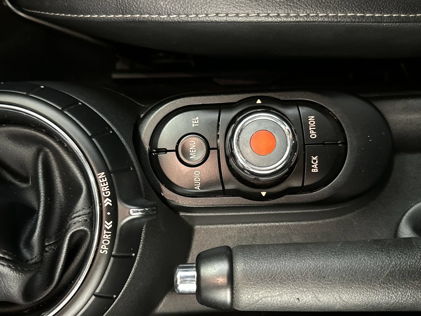 Used 2016 MINI Cooper 4-Door Hardtop FWD image 17