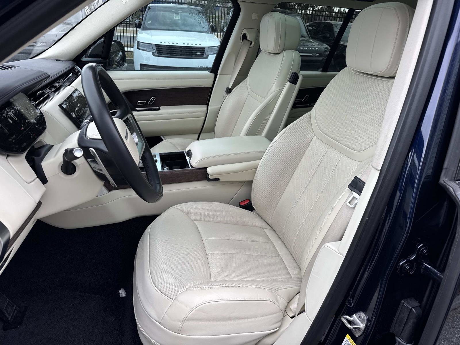 Certified 2023 Land Rover Range Rover SE image 22