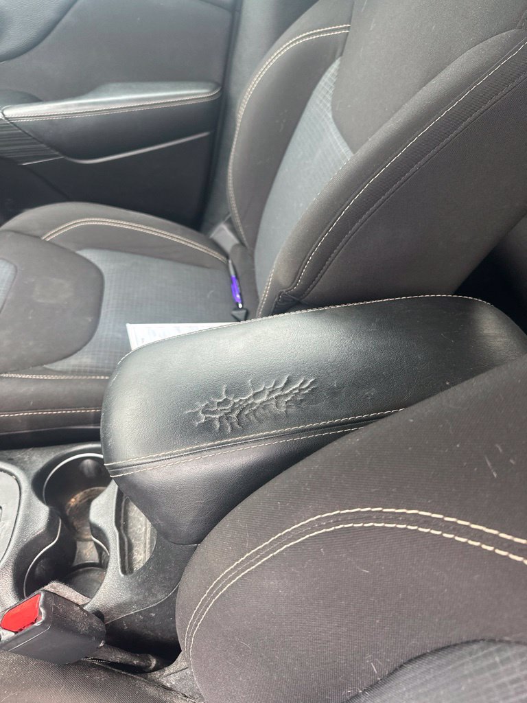 Used 2016 Jeep Cherokee Latitude FWD image 20
